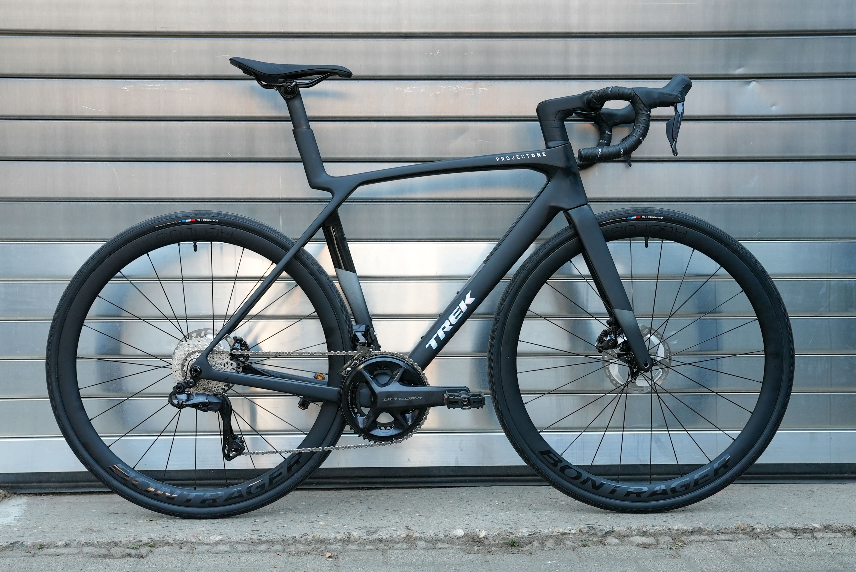 Madone SLR 9 Gen 8 - 2026 (Größe 56) Custombike 