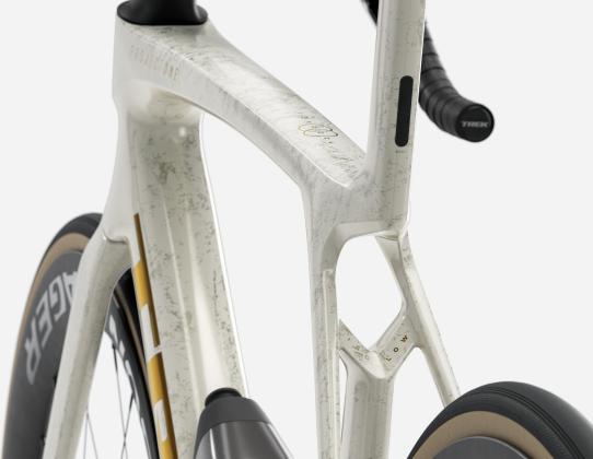 Trek Madone SLR 7 AXS Gen 8 - 2026 Era White/Supernova Marble | L