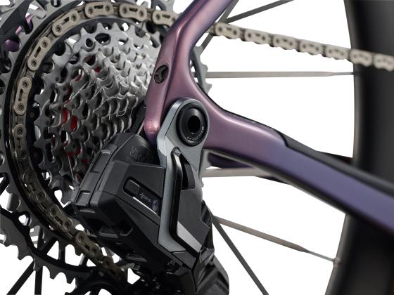 Giant Revolt Advanced SL 1 - 2027 